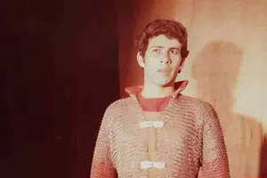 اگه گفتین این آقا کدوم بازیگر سریال گیلدخته ؟