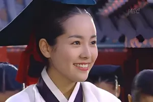 چهره کیوت شین بین جواهری در قصر در 40 سالگی !!