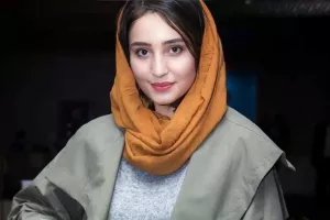 با دیدن چهره ی پدر و مادر واقعی سارای آکتور شوکه می شوید !!