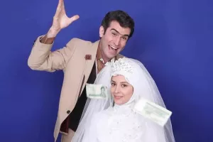 چهره ی باورنکردنی خواهر زن آقای امیری در لیسانسه ها خارج از سریال