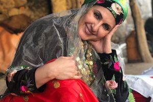بازی هولناک فاطمه گودرزی با مارها ! فیلم