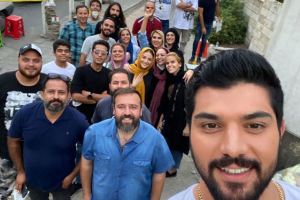 عکس های دیدنی پشت صحنه سریال آقازاده در روز آخر فیلمبرداری