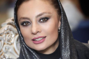 استایل جنجالی یکتا ناصر در کنار اتومبیل لاکچری