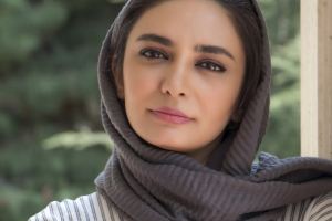 رونمایی لیندا کیانی از چهره ی بدون آرایشش !