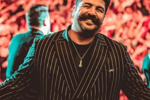 بهنام بانی در کنار خواهر و شوهر خواهرش
