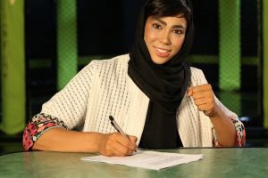 سهیلا منصوریان با استایل جدید و جنجالی در کیش