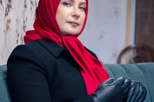 لعیا زنگنه در کنار گریمور سریال آقازاده