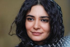 چهره ی متفاوت و بدون آرایش لیندا کیانی