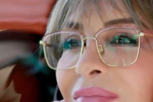 استایل ساحلی افسانه بایگان کنار دریا