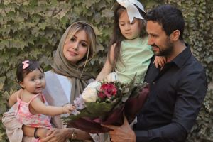 عکس دو نفره و عاشقانه ی شاهرخ استخری و همسرش