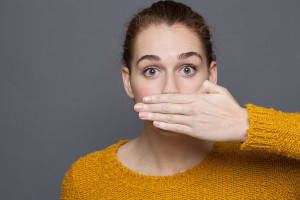 4 راهکار طلایی برای رفع بوی بد دهان در دوران بارداری