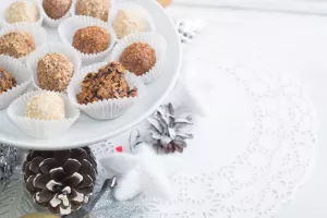 طرز تهیه ترافل خامه ای با چیپس شکلات