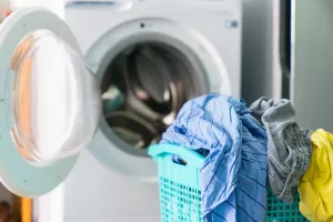 مزایا و معایب استفاده از وایتکس در ماشین لباسشویی