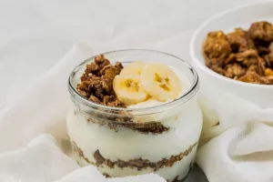 میزان مواد اولیه و دستور تهیه دسر پارفه موز فرانسوی