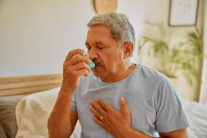 حکم استفاده از اسپری تنفسی برای روزه دار چیست؟