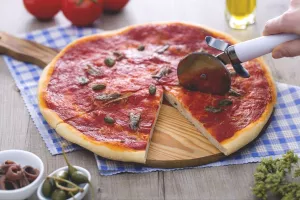 دستور تهیه پیتزا ناپولیتن، غذای کلاسیک ایتالیایی