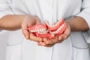 آیا می توان در هنگام روزه دندان مصنوعی در دهان گذاشت؟