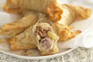 روش تهیه اشترودل سوسیس یک میان‌وعده خوشمزه و پرطرفدار