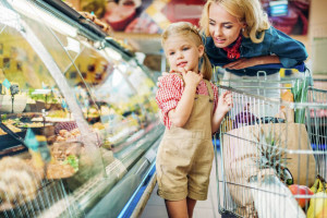 چگونه خرید رفتن را برای کودکان لذت بخش کنیم؟