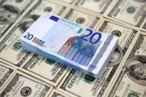 قیمت دلار یورو و درهم در بازار امروز سه شنبه 5 بهمن 1400