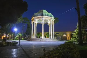 ناب ترین شعر حافظ در مورد شفای بیمار