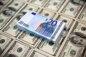 تفاوت یورو و دلار راههای تشخیص دلار و یورو تقلبی از اصلی