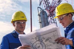 20 متن خاص و پیام تبریک روز مهندس به پدر