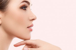 تزریق ژل به چانه و مزایا و معایب آن