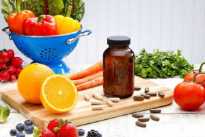 مولتی ویتامین شامل چه موادی است ؟ آیا مولتی ویتامین مفید است ؟