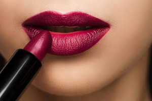 با جدیدترین رژ لب های جامد آشنا شوید