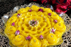 با دستور پخت حلوا آرد برنج شیرازی آشنا شوید