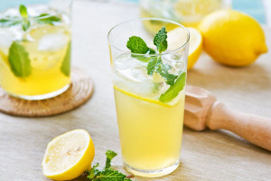 آموزش انواع شربت خانگی خوشمزه و خوش رنگ برای مجالس و مهمانی ها