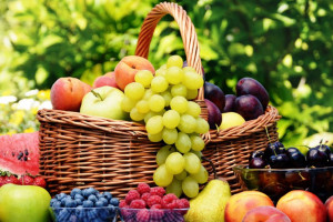 آشنایی با میوه های بهاری و خواص آن ها