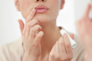راهنمای خرید بالم لب چگونه بالم لب مناسب انتخاب کنیم ؟