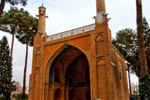 با رازهای پنهان منارجنبان اصفهان آشنا شوید فیلم