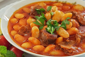طرز تهیه خورشت لوبیا سفید به دو روش آسان