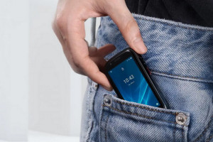 کوچکترین گوشی موبایل در جهان با اندروید 10