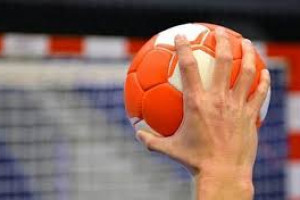 بازیکن 110 کیلویی در لیگ هندبال خبرساز شد
