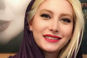 عکس سلفی فریبا نادری از درون آسانسور