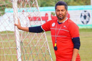 عکس سنگ قبر مهرداد میناوند