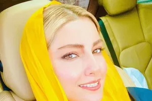 ژست خفن بازیگر معرووف نجلا با بارونی شیک و گران قیمتش!