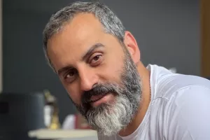 استایل بلوچی و دیده نشده از علیرام نورایی در نقش جدیدش!
