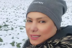 خاطره بازی شراره درشتی با تصویر همسر مرحومش!