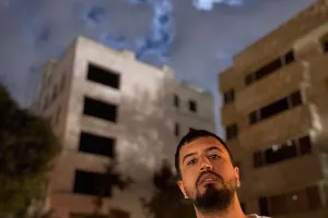 خاطره بازی مهرداد صدیقیان با نقش صدرای پوست شیر!