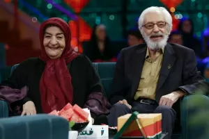 عاشقانه های جمشید مشایخی و همسرش گیتی / ویدیو