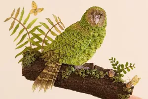 مجسمه های دست ساز زیبای پرنده ساخته شده از پرهای ریز !