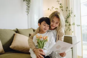 نتایج جالب یک تحقیق؛ مادرها برای روز مادر واقعا چه می‌خواهند؟!