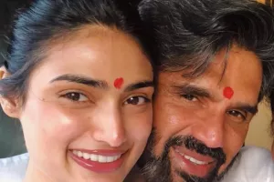 سه نسل از خانواده زیبای سونیل شتی در یک قاب!