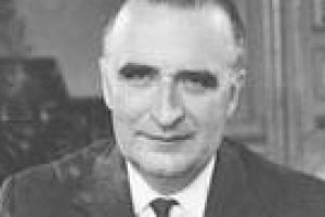 مرگ ژرژ پمپیدو سیاست‏مدار و رئیس جمهور پیشین فرانسه (1974م)