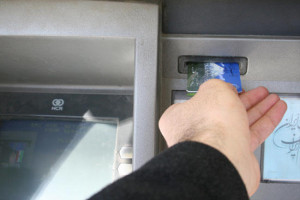 دزدی از حساب بانکی با کارت بانکی تقلبی